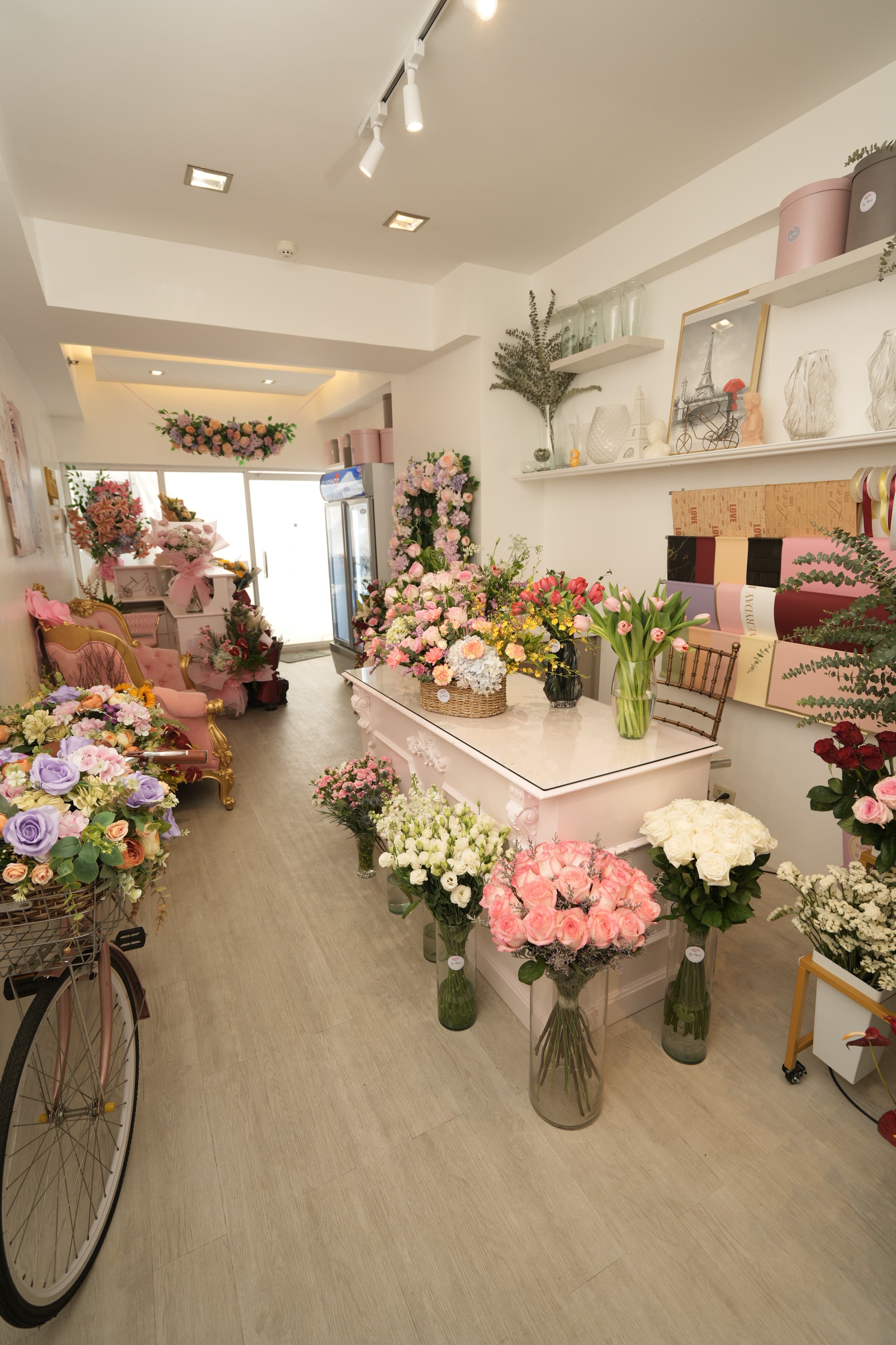 La Fleur flower shop interior